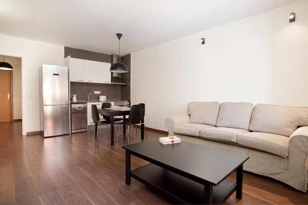 Apart Centrico Con Terraza En Gracia บาร์เซโลนา ภายนอก รูปภาพ