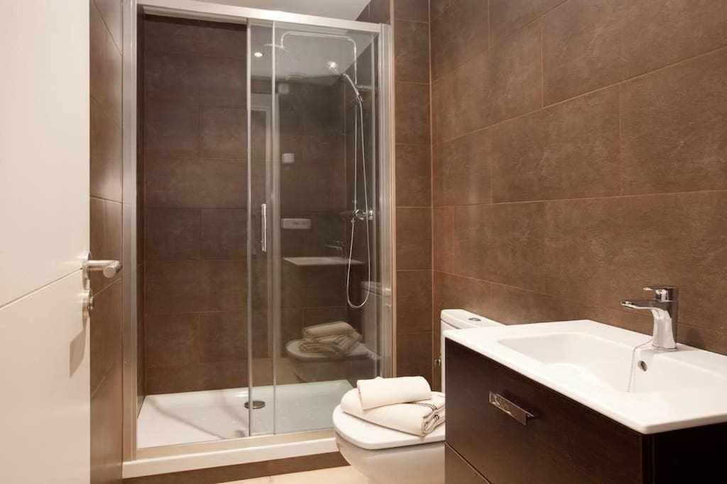 Apart Centrico Con Terraza En Gracia บาร์เซโลนา ภายนอก รูปภาพ
